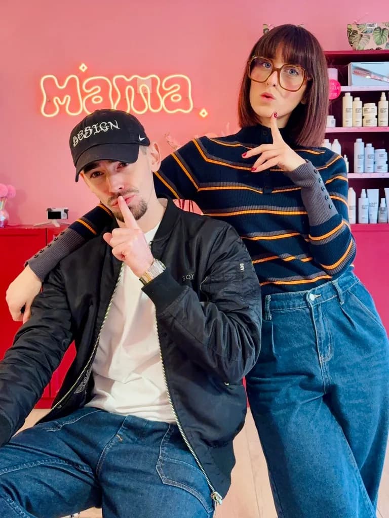 Julien (ARETI) et Emma Marie (Mama Hair Studio) dans le salon, Bayeux